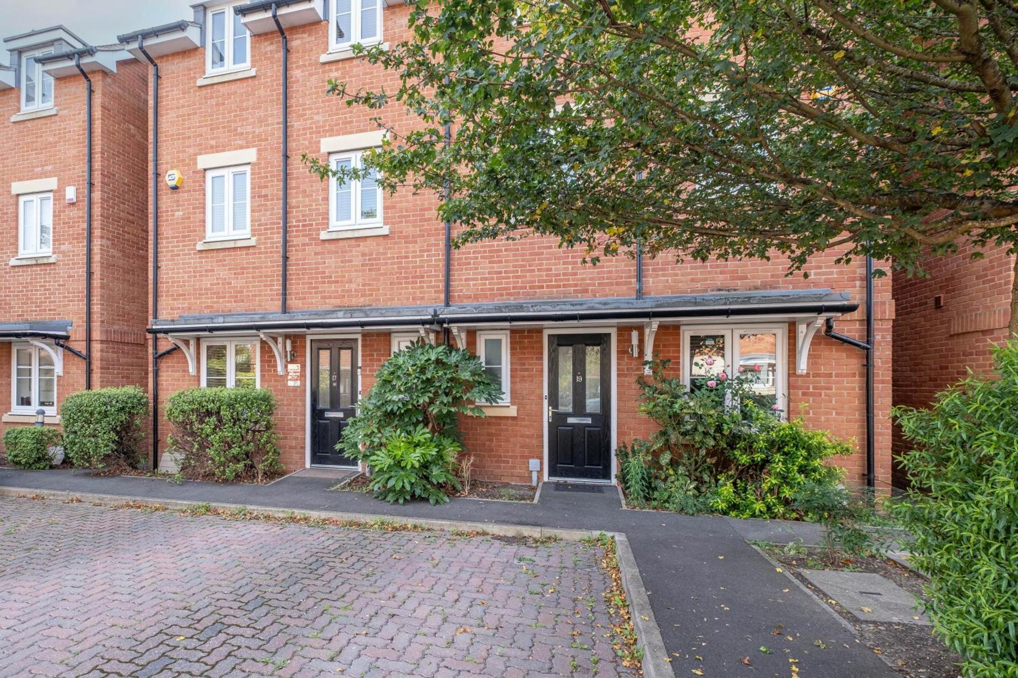 Foxherne 5Bdr 3Ba Serviced House With Parking - Slough By 360Stays Exteriér fotografie