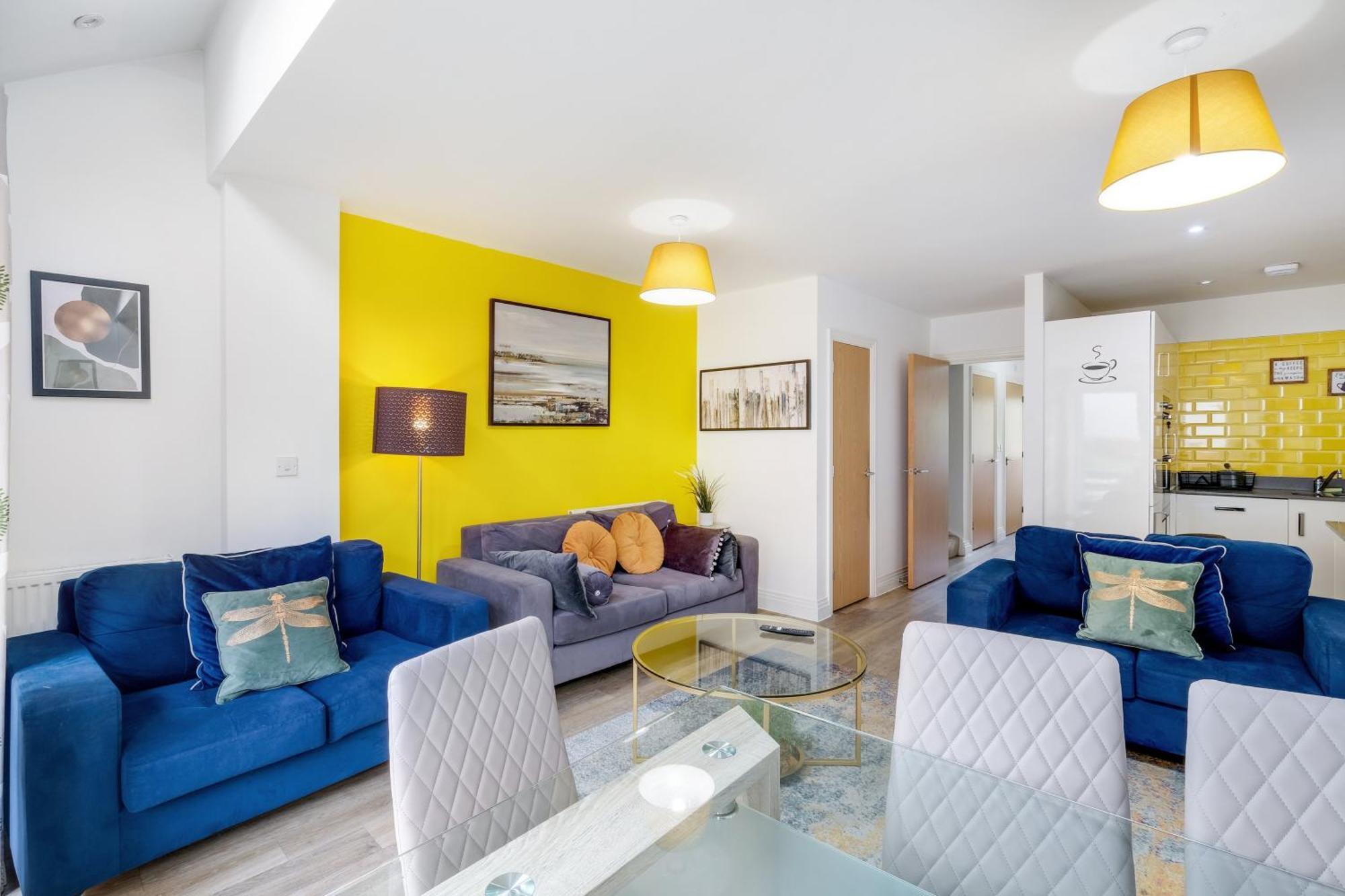Foxherne 5Bdr 3Ba Serviced House With Parking - Slough By 360Stays Exteriér fotografie