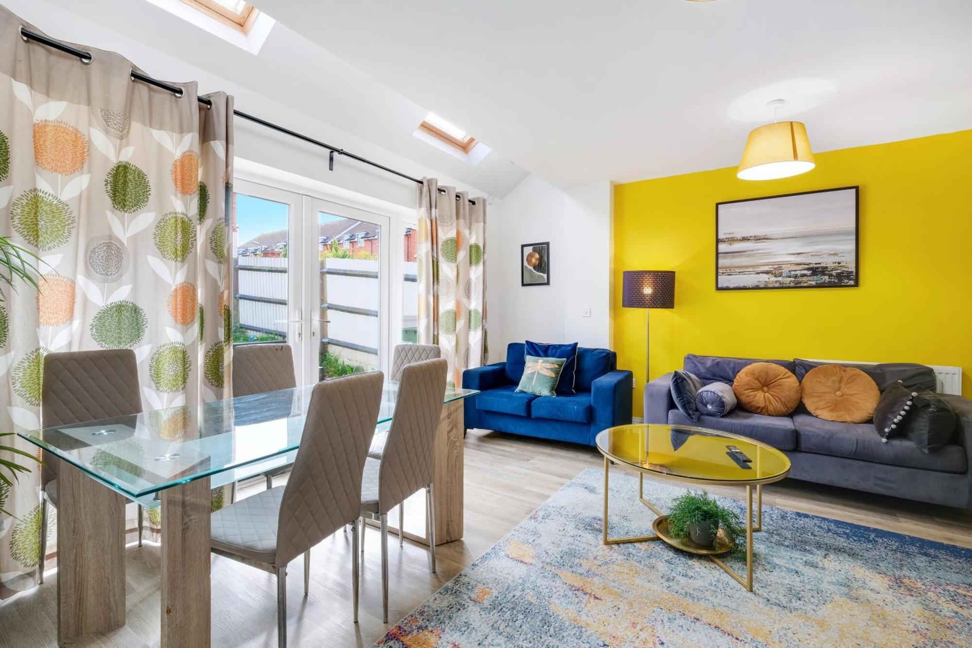 Foxherne 5Bdr 3Ba Serviced House With Parking - Slough By 360Stays Exteriér fotografie