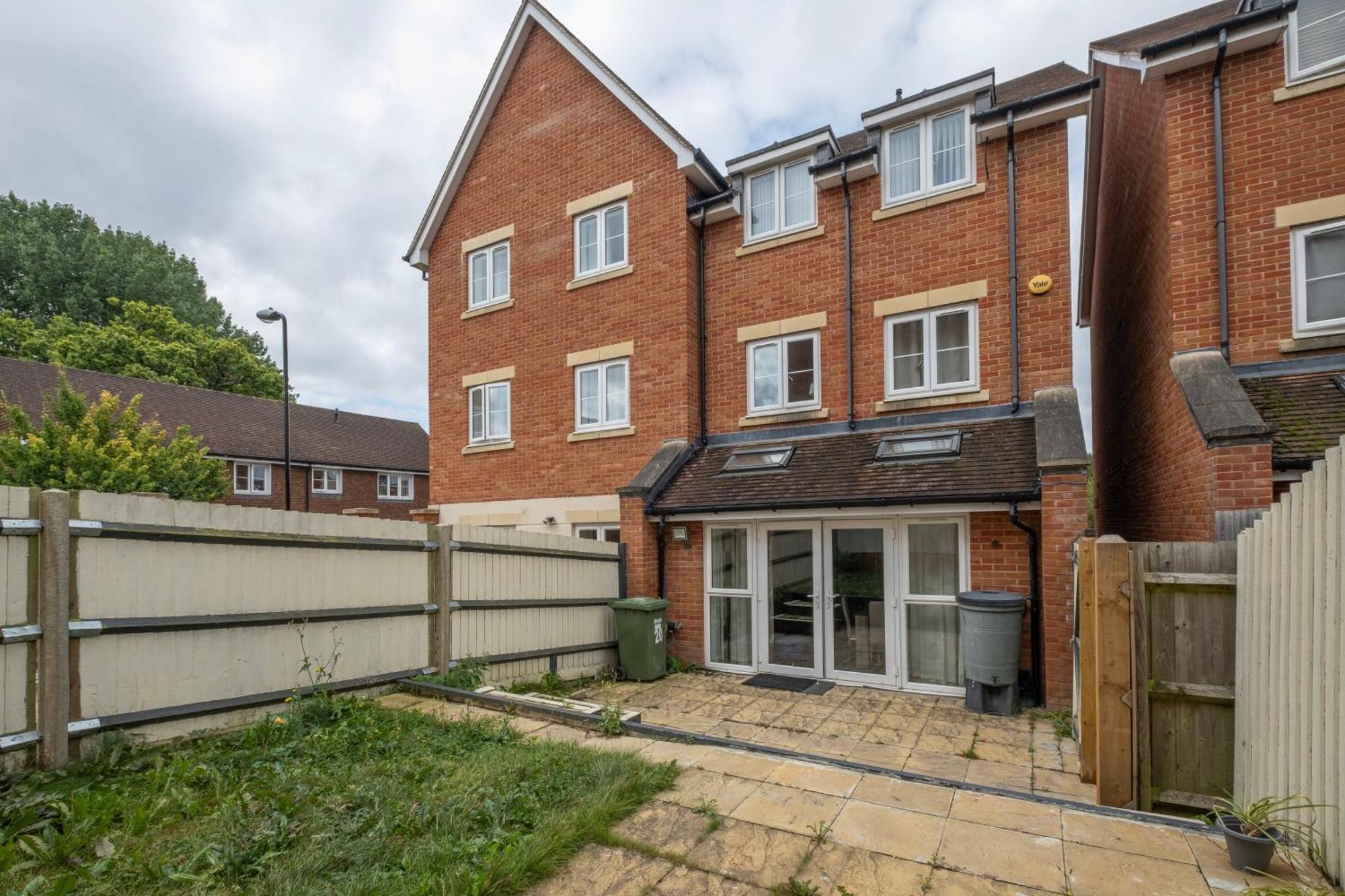 Foxherne 5Bdr 3Ba Serviced House With Parking - Slough By 360Stays Exteriér fotografie